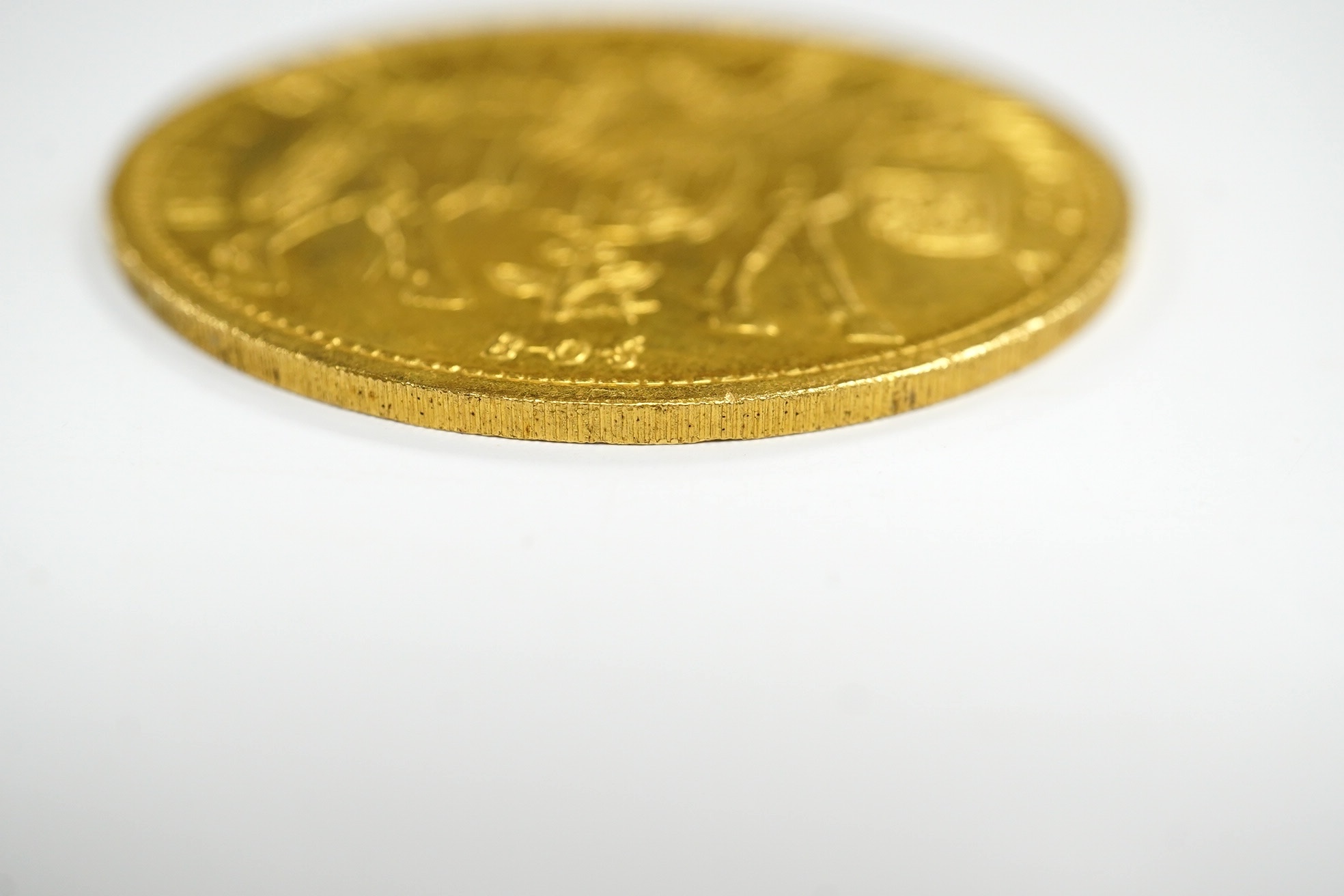 Czechoslovakia gold coins, First Republic, 10 Dukátu 1932, KM.14, minute edge nicks otherwise about UNC, limited production of 1035 examples, scarce